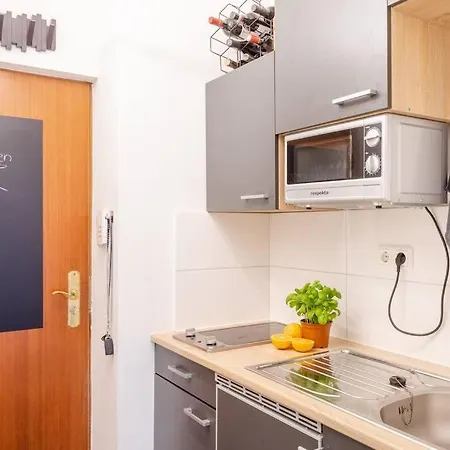 Stilvolles Im Laessigsten Viertel Apartment